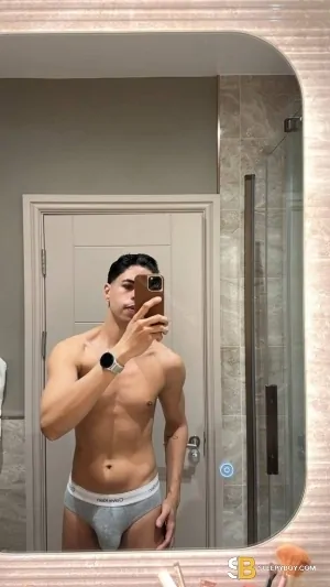 Bisexual Escort Lucas Hide 26yr - sucking