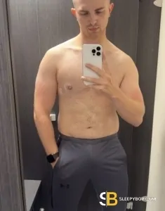 male escort Bradford Aidan - Vers - British