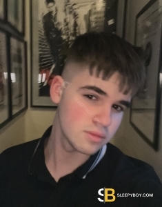 male rent boy Woodley Green Logan