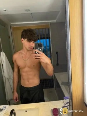 Gay Escort Yago 22yr - role