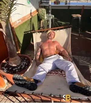 Bisexual Escort Wolf 46yr - rimming