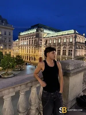 Gay Escort Felipe 22yr - role