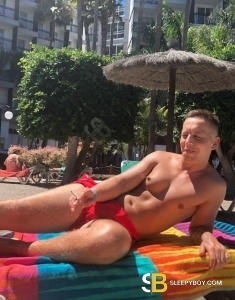 male rent boy Cardiff Chris