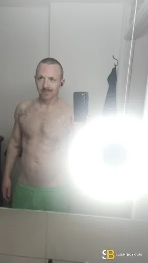 Gay Escort Ed 42yr - role