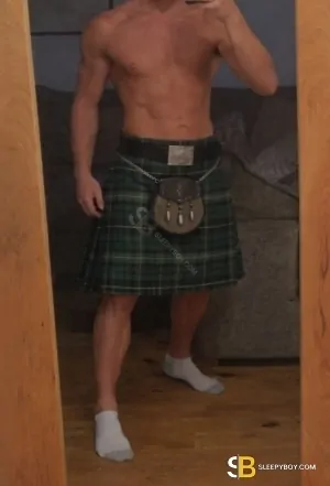 Bisexual Escort Andy 44yr - trios