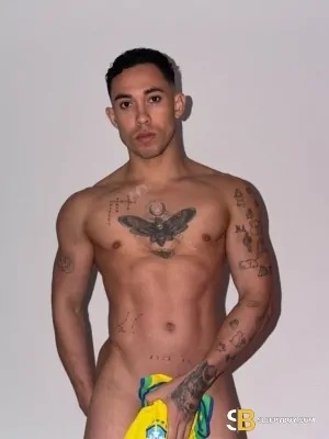 Bisexual Escort Daniel Lino 25yr - licking