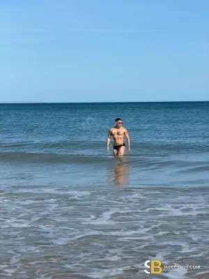 Bisexual Escort Daniel Lino 25yr - licking