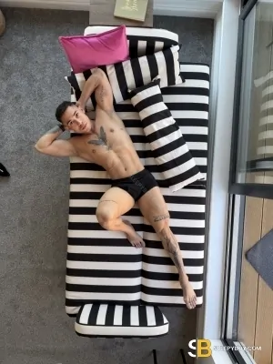 Bisexual Escort Daniel Lino 25yr - licking