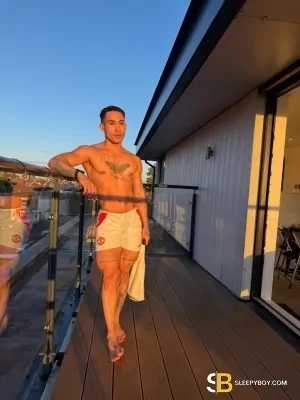 Bisexual Escort Daniel Lino 25yr - licking