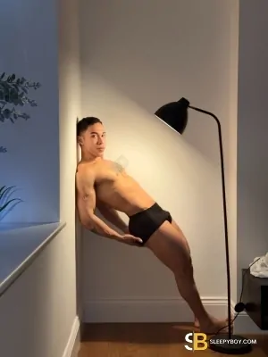 Bisexual Escort Daniel Lino 25yr - licking