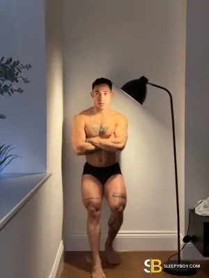 Bisexual Escort Daniel Lino 25yr - licking