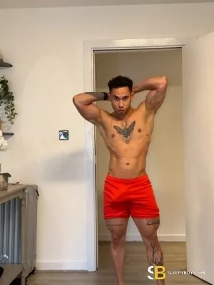 Bisexual Escort Daniel Lino 25yr - licking