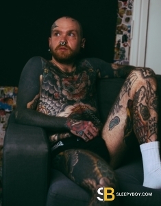 transgender (FTM) rent boy London Deccy