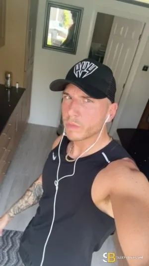 Bisexual Escort Mark 28yr - sucking
