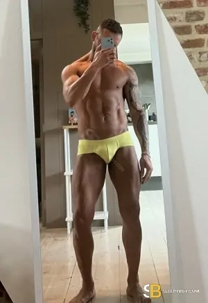 Bisexual Escort Carlos 30yr - licking