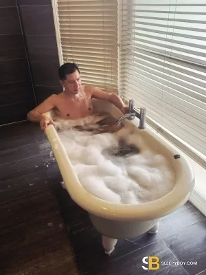 Gay Escort Noah 36yr - sucking