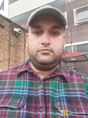 Gay Escort Omar 30yr - gangbang