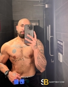 transgender (FTM) rent boy Oval Robert