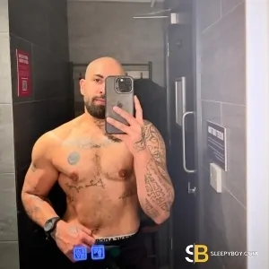 Bisexual Escort Robert 30yr - licking