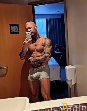 Bisexual Escort Murdz 43yr - role