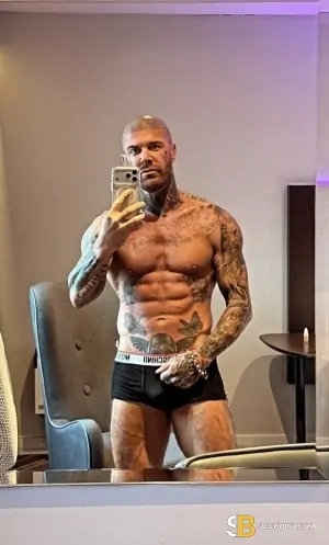 Bisexual Escort Murdz 43yr - role