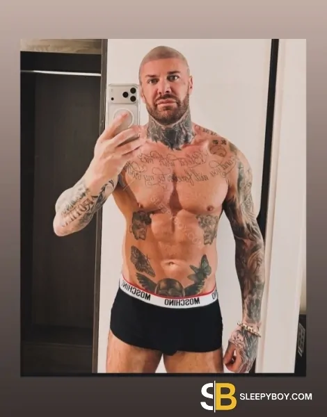 male escort Leicester Murdz