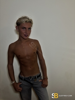 Gay Escort Kyle 19yr - role