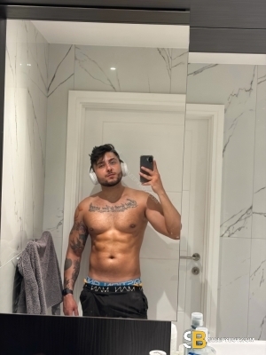 Bisexual Escort Yan 31yr - trios