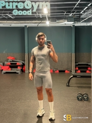 Bisexual Escort Yan 31yr - trios
