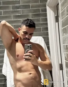 male rent boy Bristol Gustavo