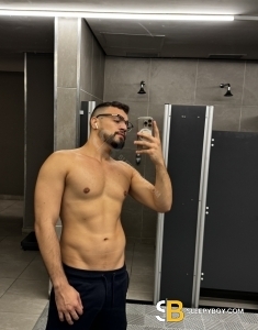 male rent boy Birmingham Gustavo