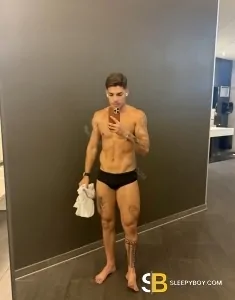 male rent boy London Guilherme Barbosa Pitanga