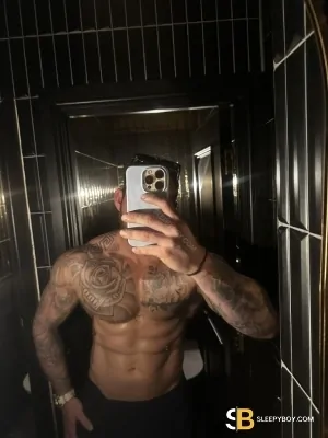 Bisexual Escort Tom 36yr - sucking