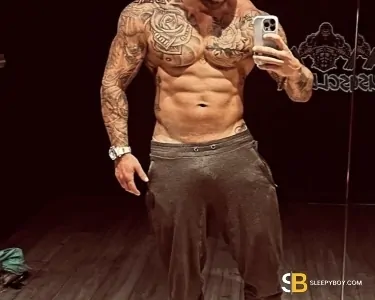 Bisexual Escort Tom 36yr - sucking