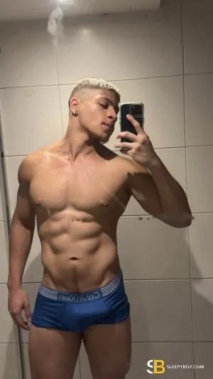 Bisexual Escort Augusto Lux 22yr - licking