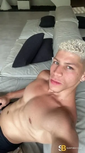 Bisexual Escort Augusto Lux 22yr - role