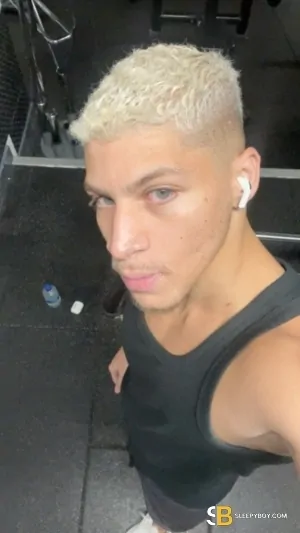 Bisexual Escort Augusto Lux 22yr - licking