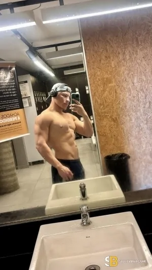 Bisexual Escort Augusto Lux 22yr - licking