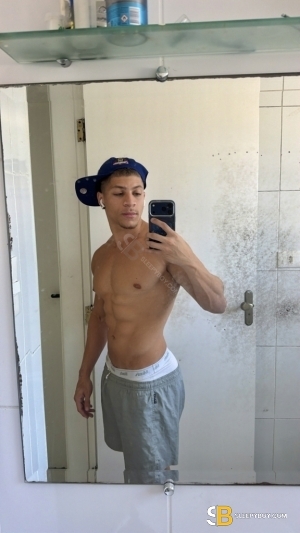 Bisexual Escort Augusto Lux 22yr - role