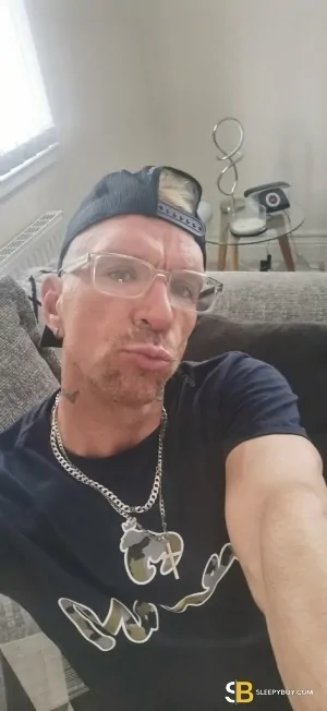 Gay Escort Pip 35yr - sucking