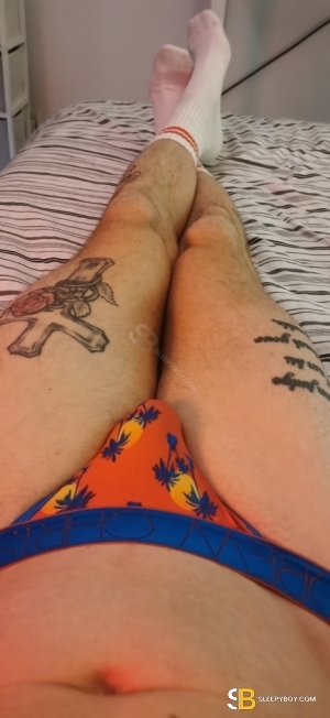 Gay Escort Pip 35yr - licking