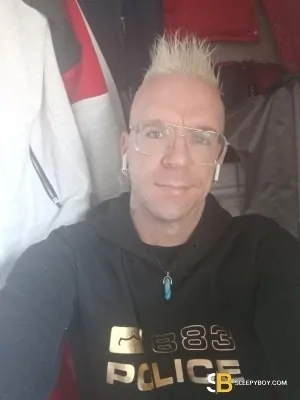 Gay Escort Pip 35yr - role