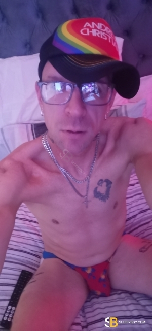 Gay Escort Pip 35yr - licking