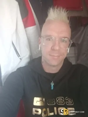 Gay Escort Pip 35yr - sucking