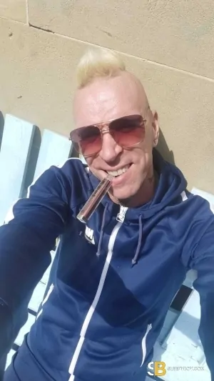 Gay Escort Pip 35yr - role