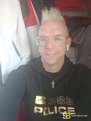 Gay Escort Pip 35yr - sucking