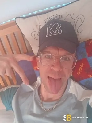 Gay Escort Pip 35yr - licking