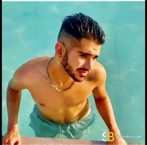Bisexual Escort Ari 26yr - role