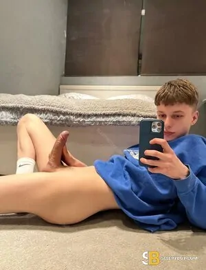 Gay Escort Cody 26yr - blowjob