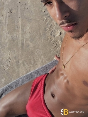 Bisexual Escort Lorenzo Campos 31yr - role